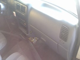 1996 TACOMA, WHITE, LX, EXTD CAB, 2.4L, AT, 2WD. Z25931